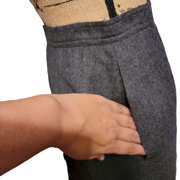 Valentino Wool Skirt Size 8 in EUC - Picture 6 of 7